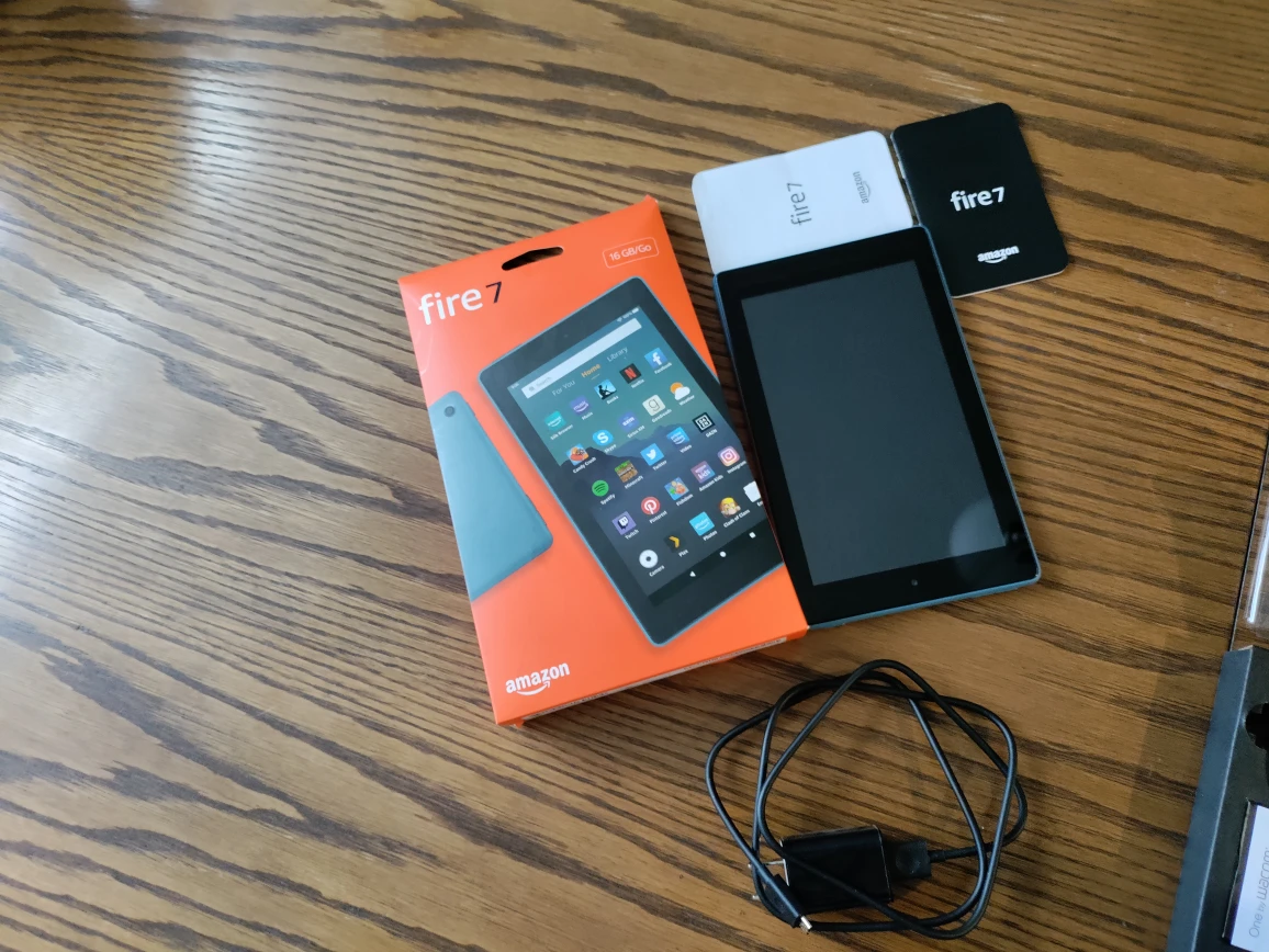 Amazon Kindle Fire 7 16GB Blue- never used