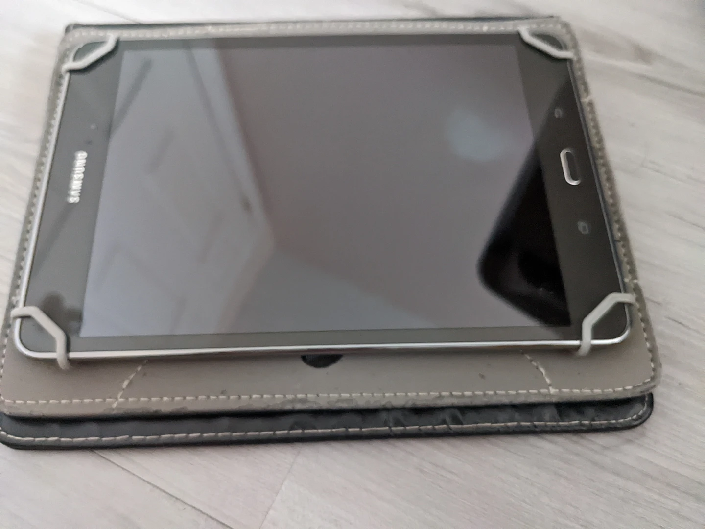 Samsung tab SM - T350 with case - photo 2
