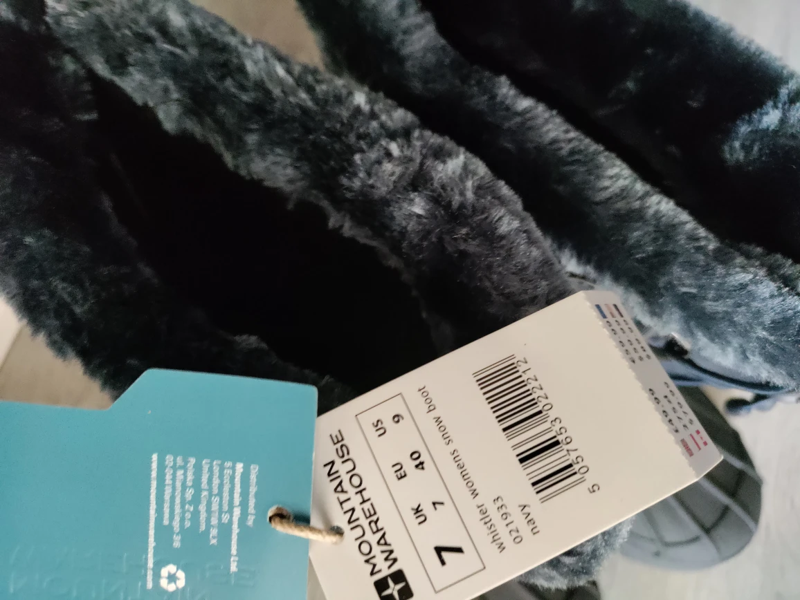 New Snow boots - Women's size 9 - photo 2