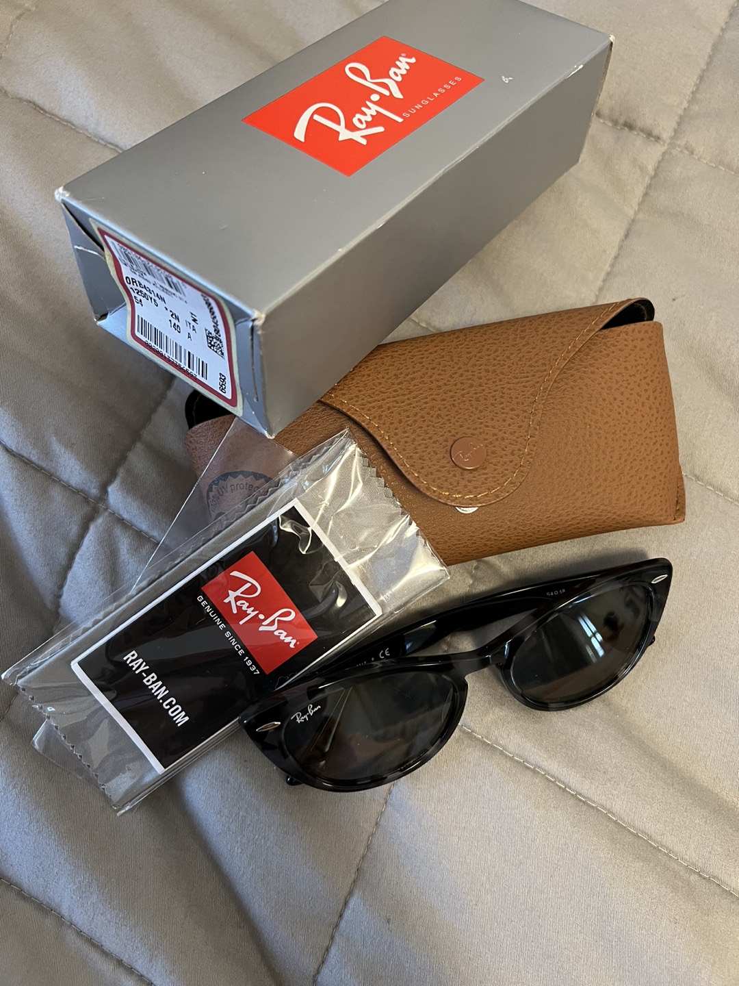 BRAND NEW Ray Ban Nina Sunglasses thumbnail