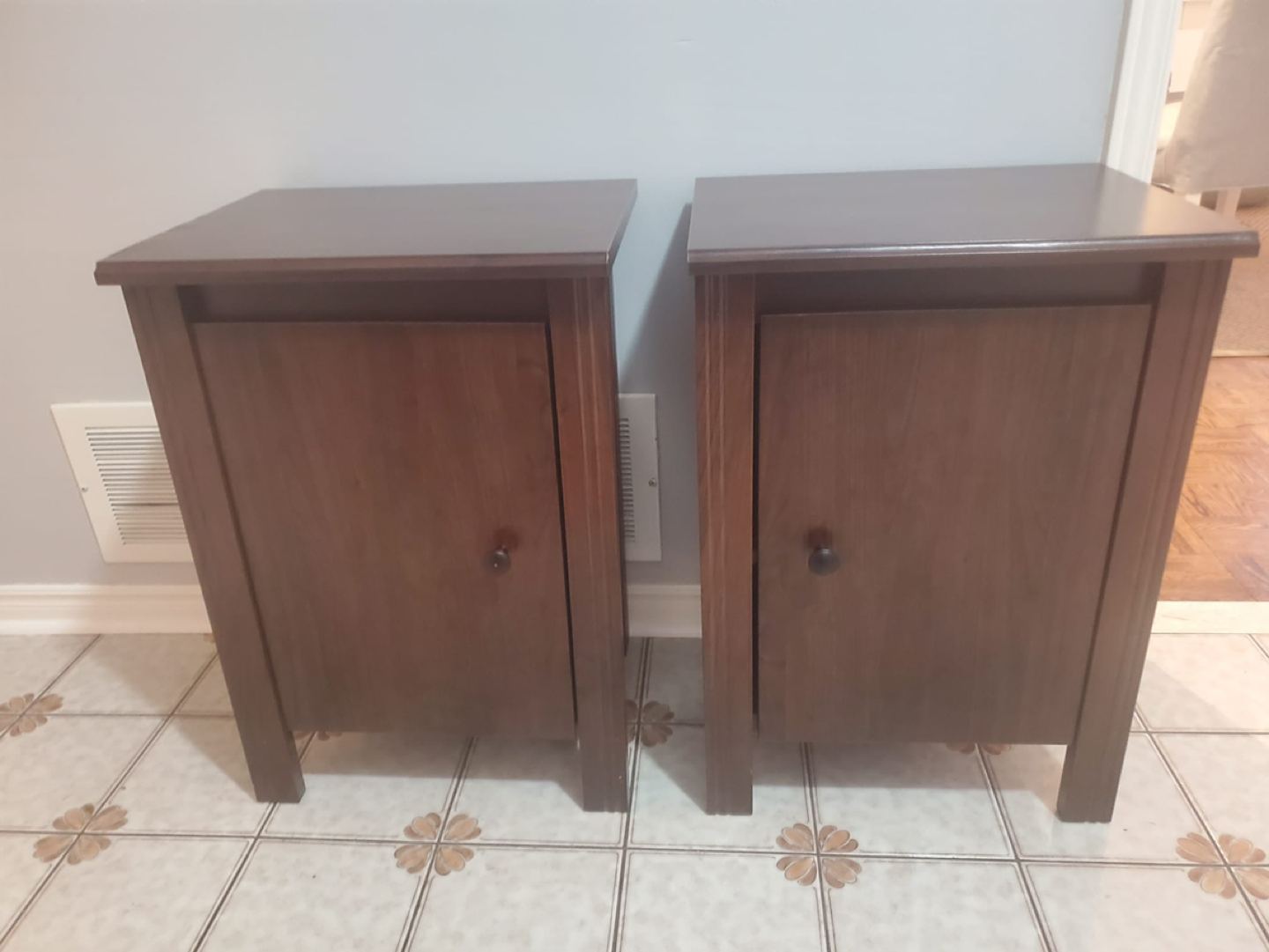 Set nightstands thumbnail
