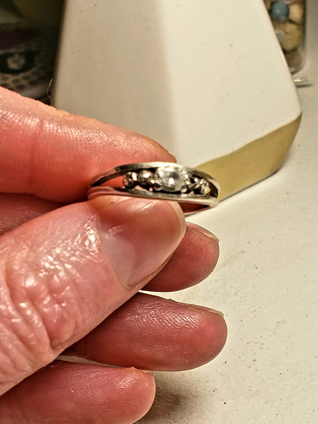 Free Sterling Silver & Crystal ring image indicator(6)