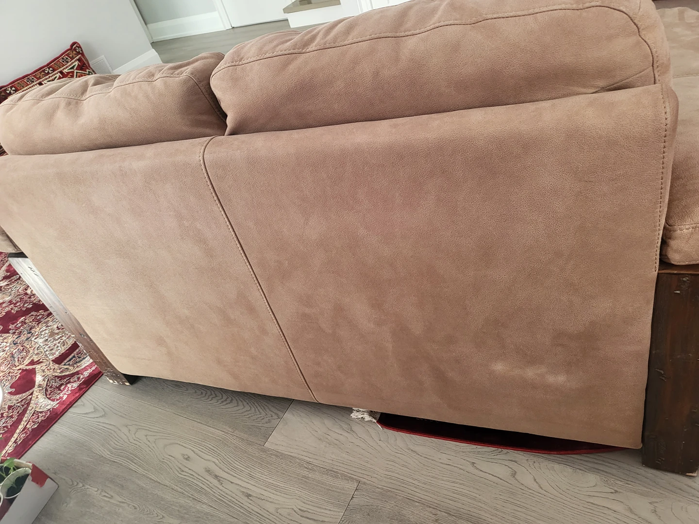 Couch - photo 2