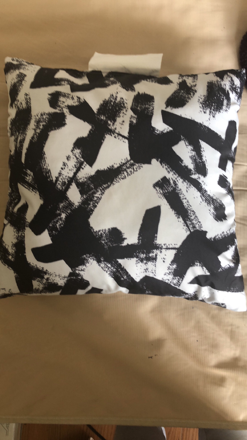 Free pillow with any purchase thumbnail