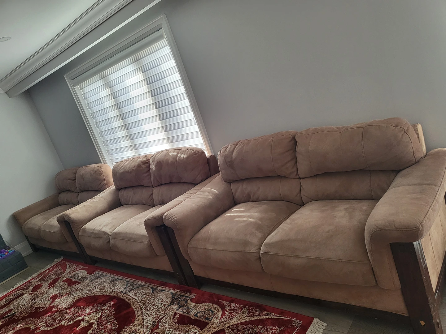 Couch - photo 4