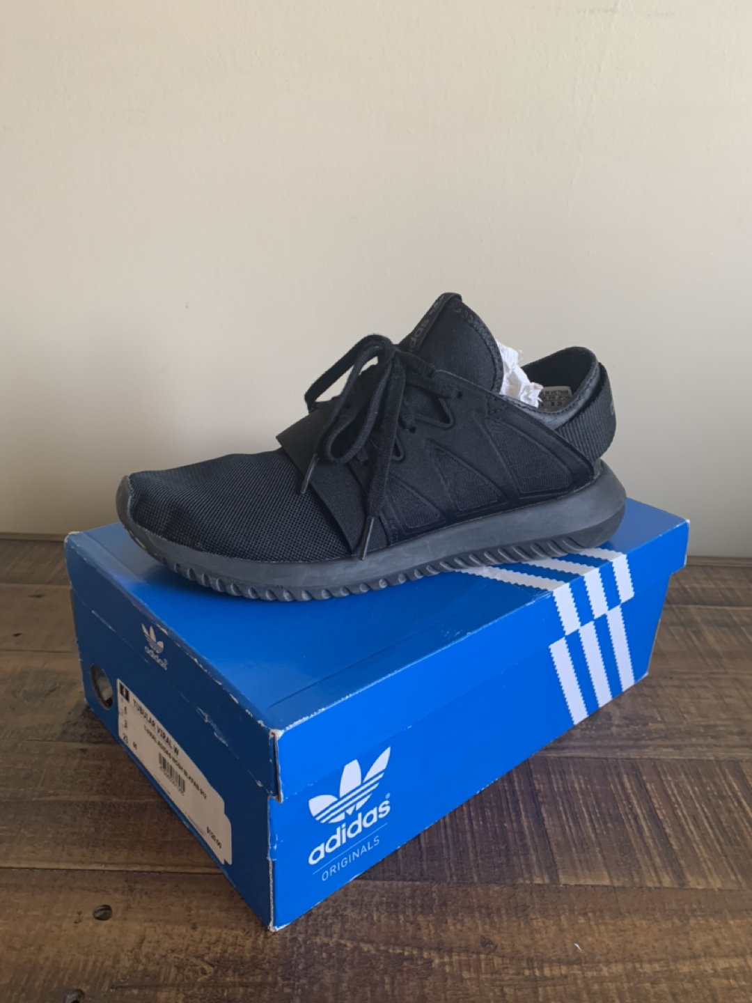 Adidas tubular viral all black