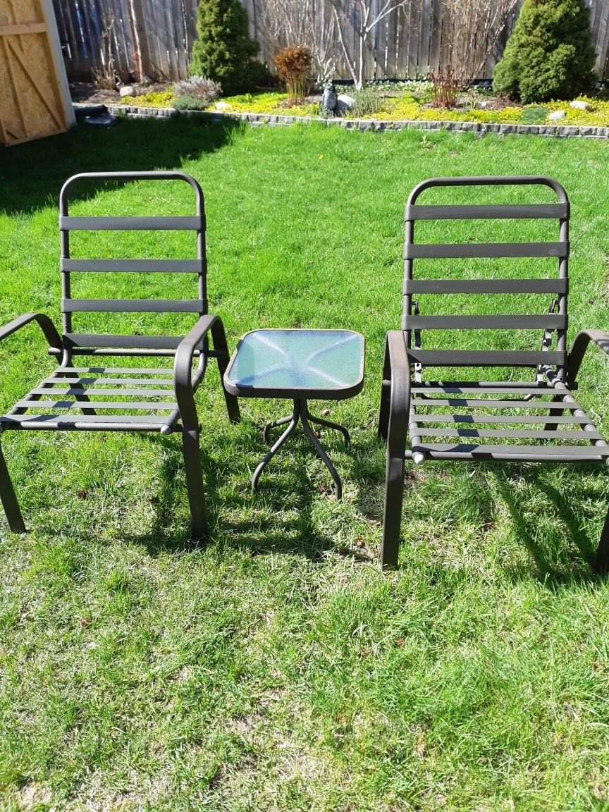 patio set  2 chairs