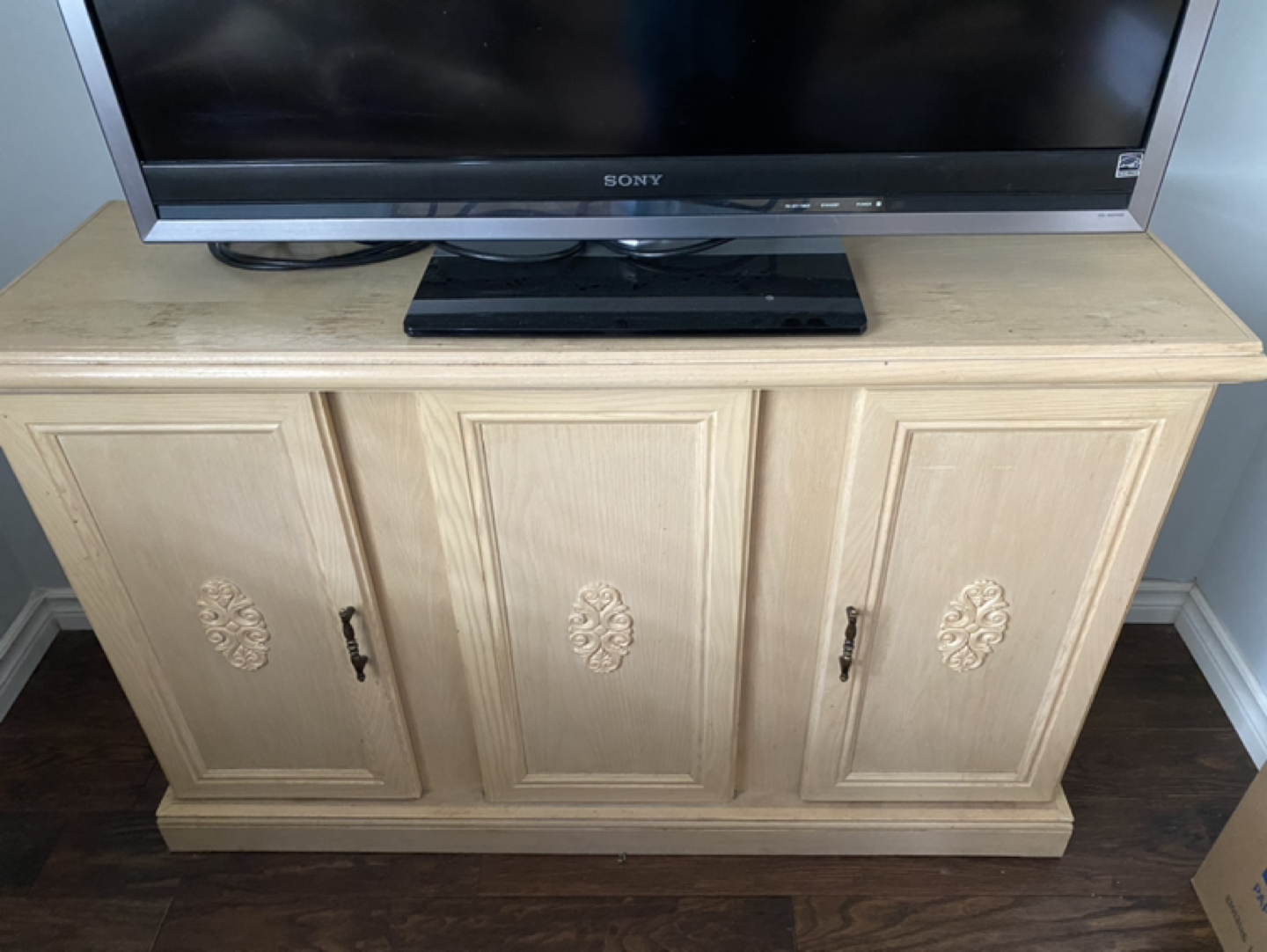 Oak cabinets thumbnail