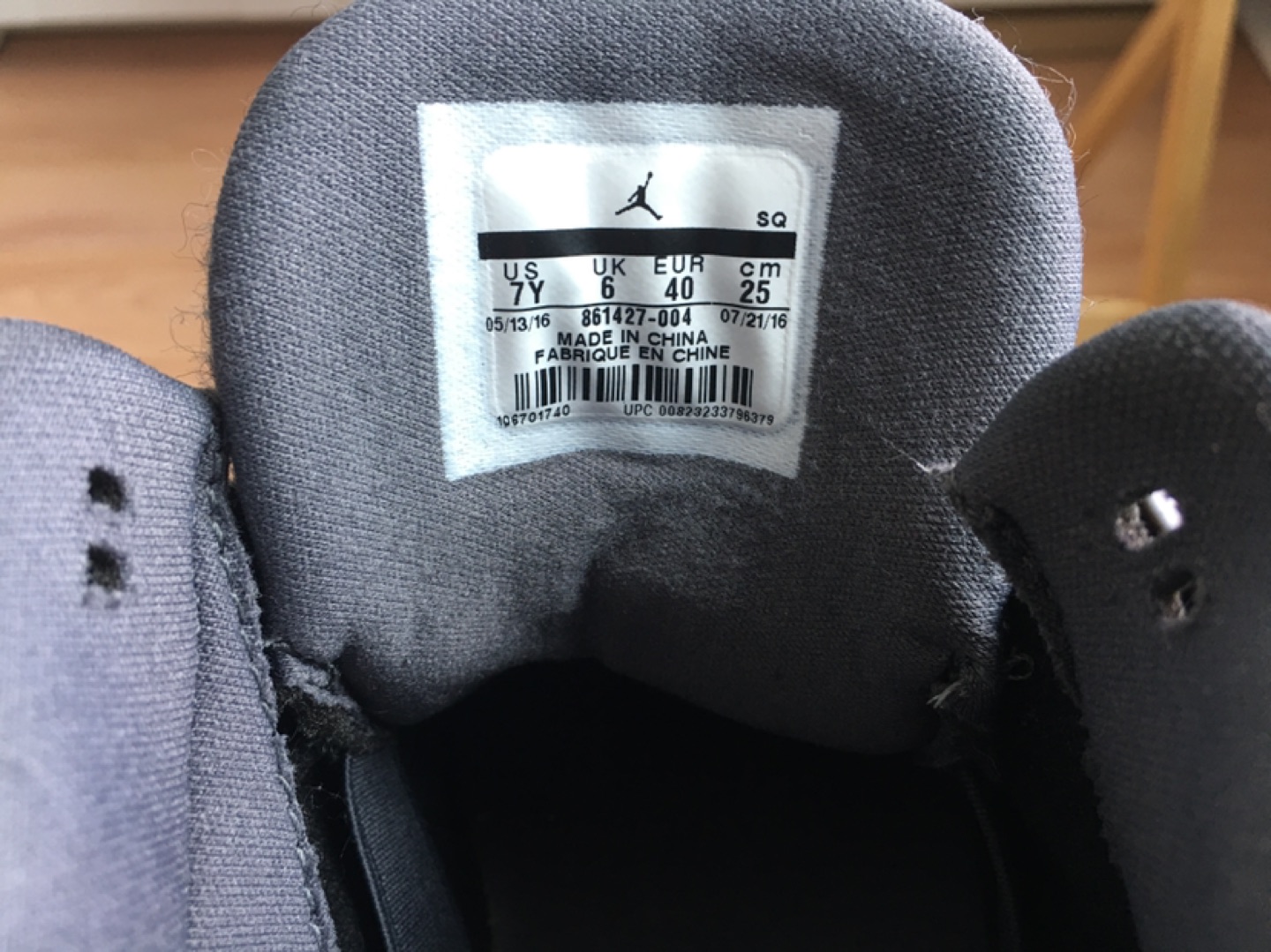 USED Nike Air Jordan Youth Basketball Shoes image indicator(10)