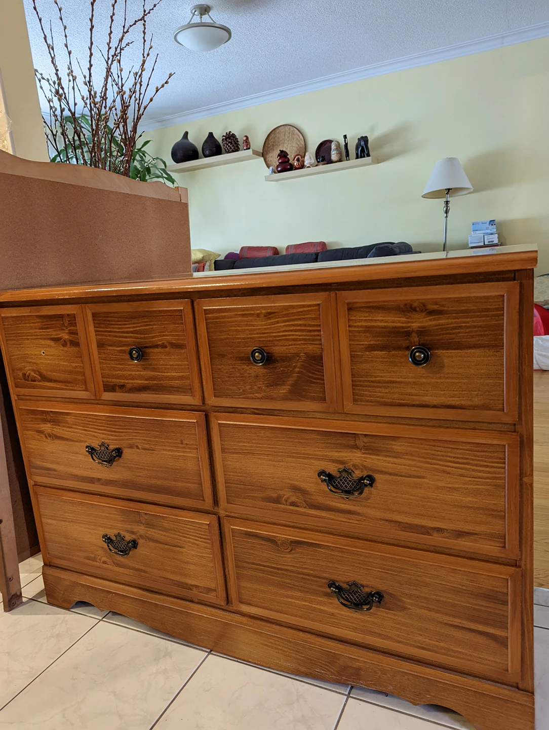 Free dresser and mirror - photo 2