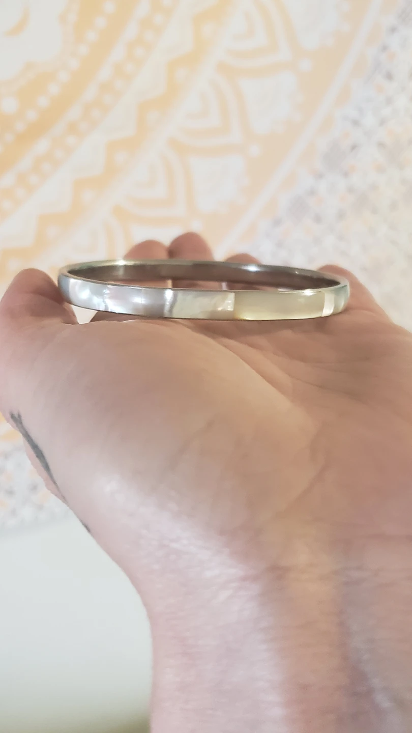 Stainless steal and real shell bangle ladies bracelet image indicator(5)