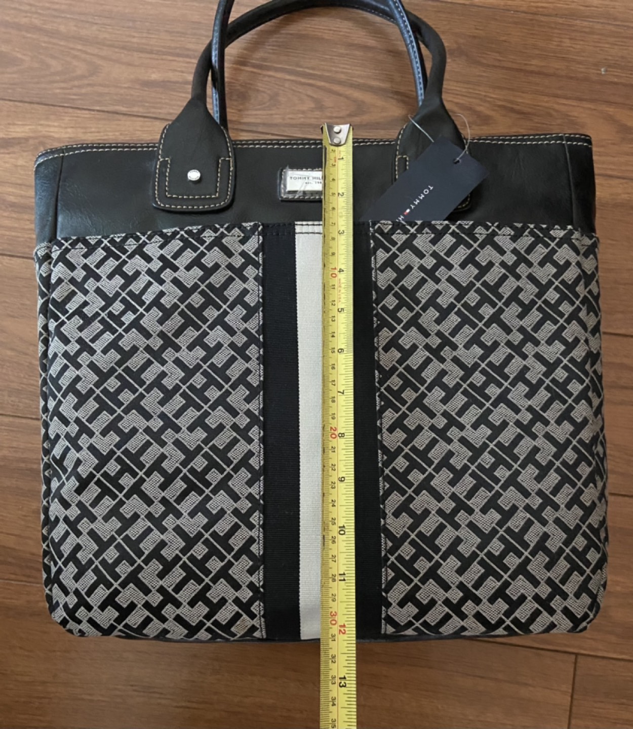 Brand New Tommy Hilfiger Shoulder Bag image indicator(4)
