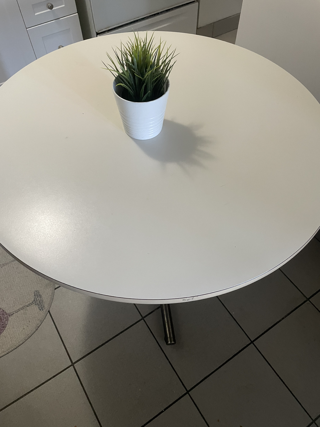 Table - photo 2