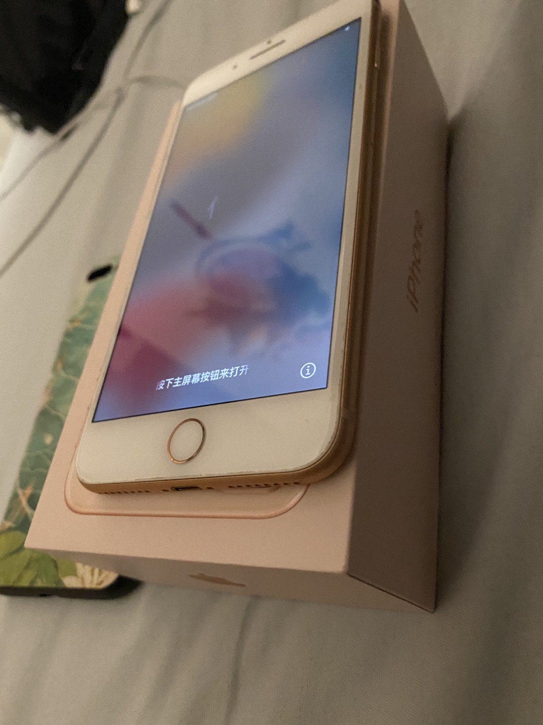 MINT IPHONE 8 PLUS 256 GB + case+receipt