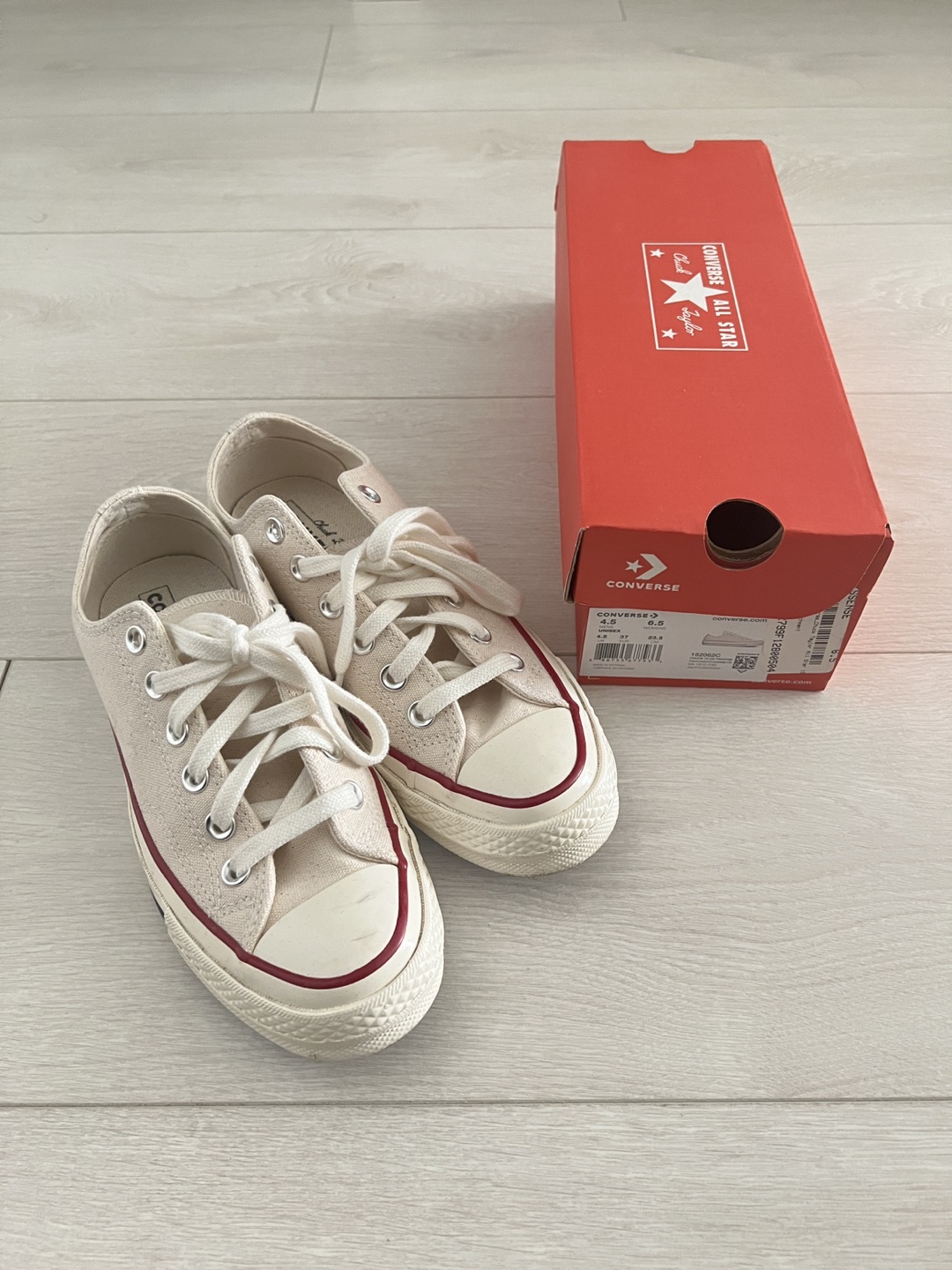 Converse Off-white Chuck 70 thumbnail