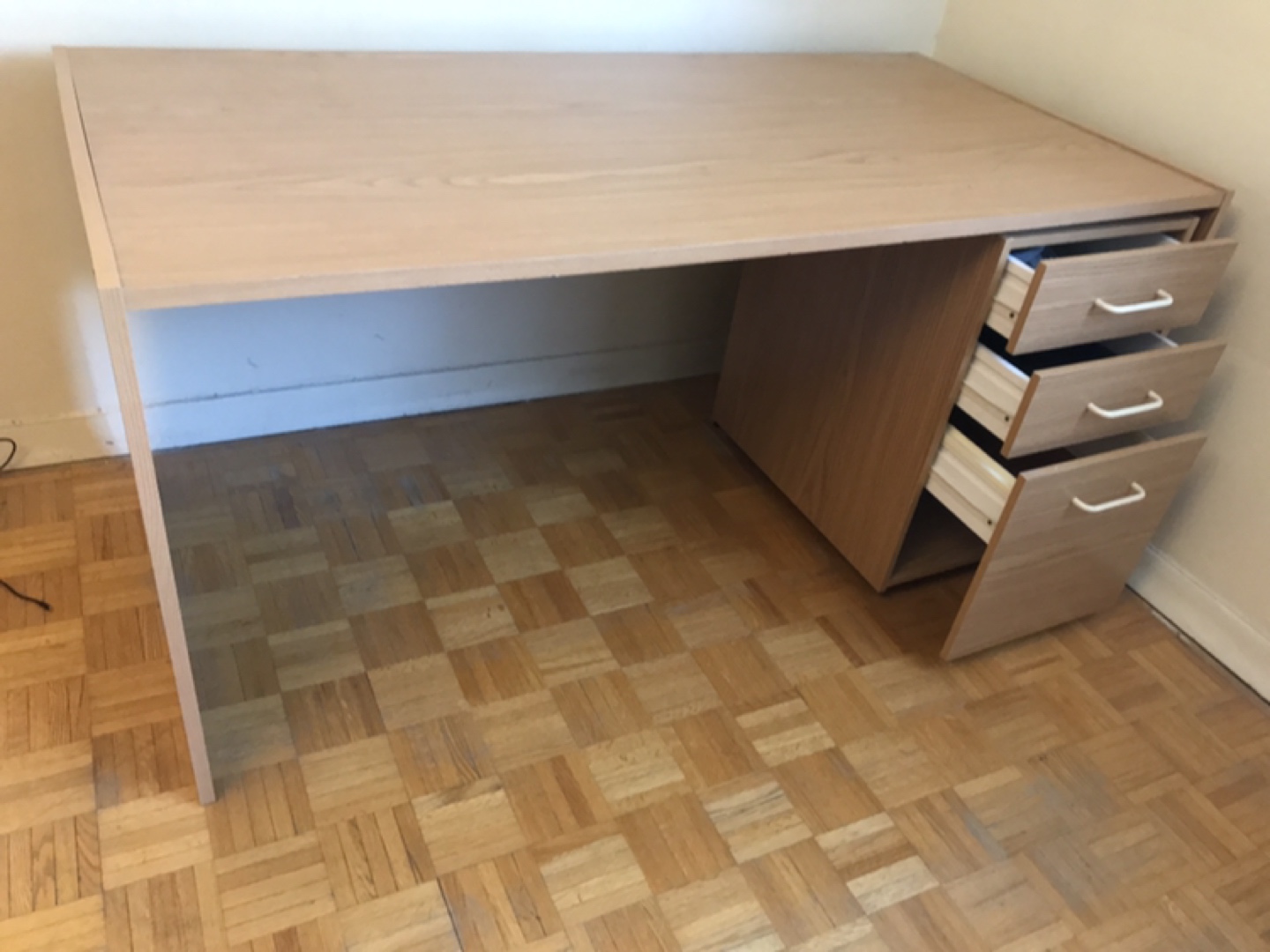 DESK - photo 3