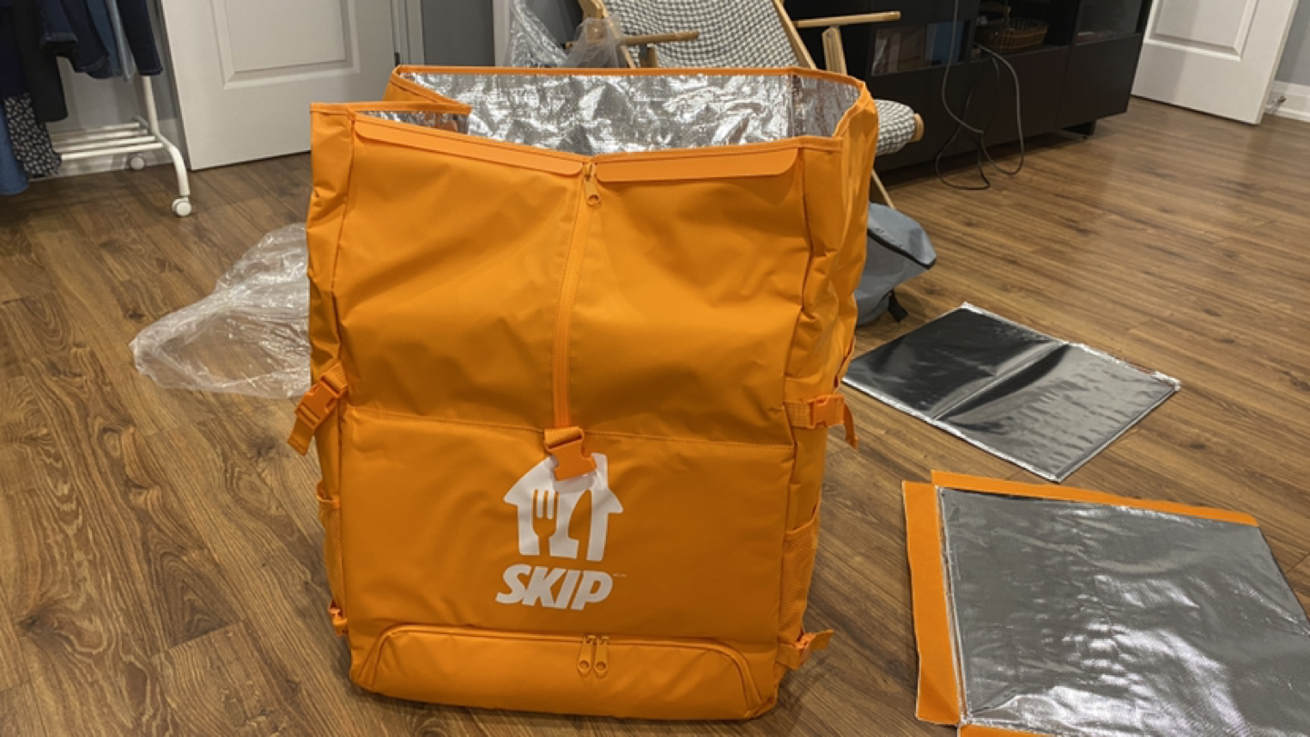 SkipTheDishes delivery bag for walking/bike