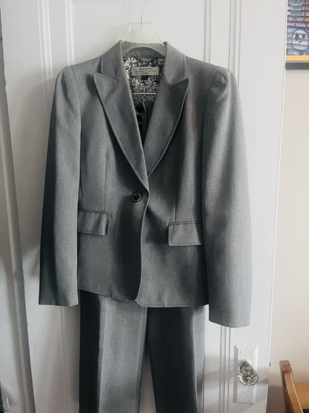 Women’s Tahari 2 Piece Suit thumbnail