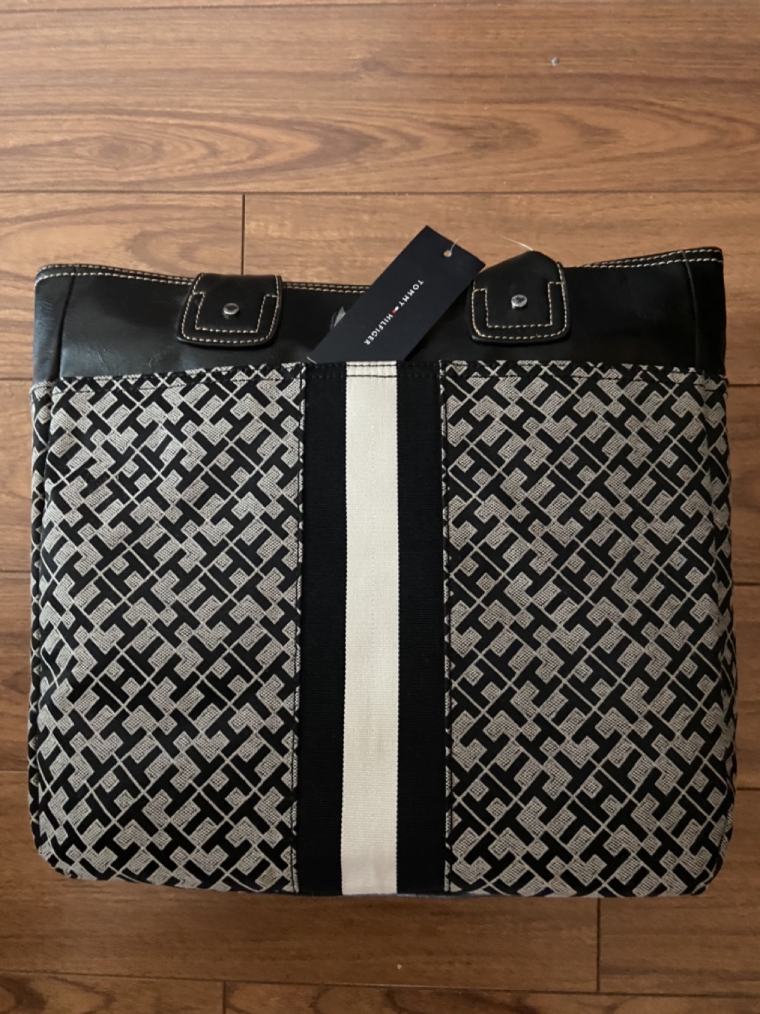 Brand New Tommy Hilfiger Shoulder Bag thumbnail