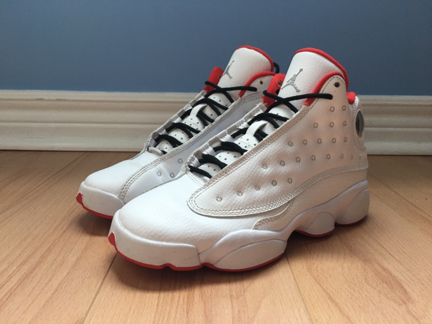 USED Nike Air Jordan Youth Basketball Shoes image indicator(2)