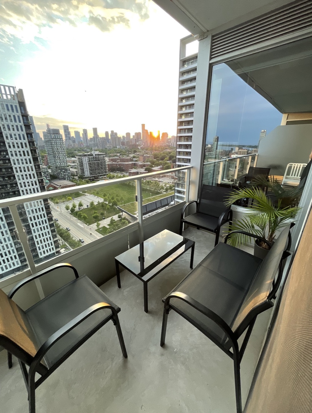 Modern patio furniture set
