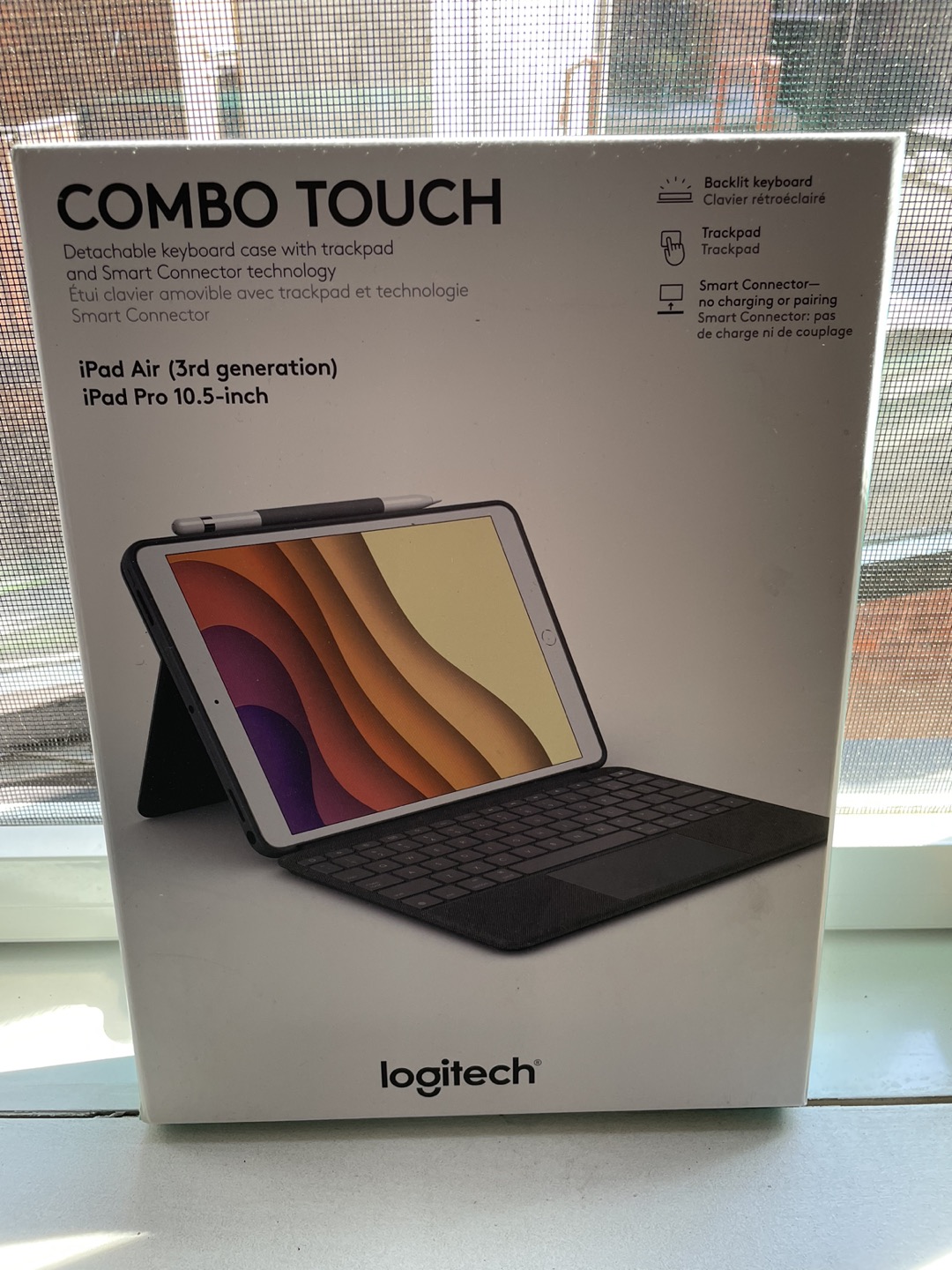 Logitech Combo Touch iPad Air 3rd gen. thumbnail