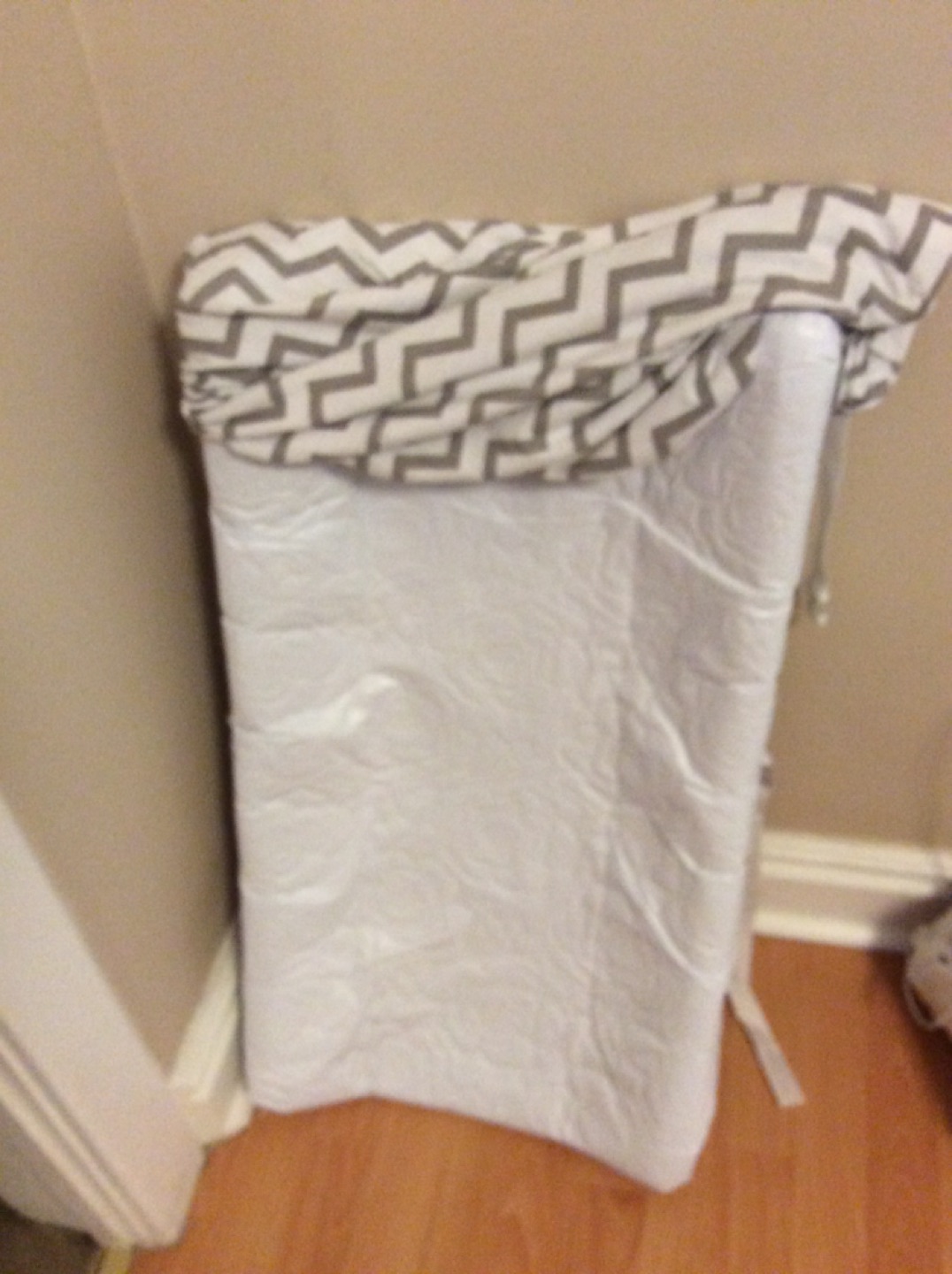 #freesycle - cover for change table pad ( grey and white colour) thumbnail