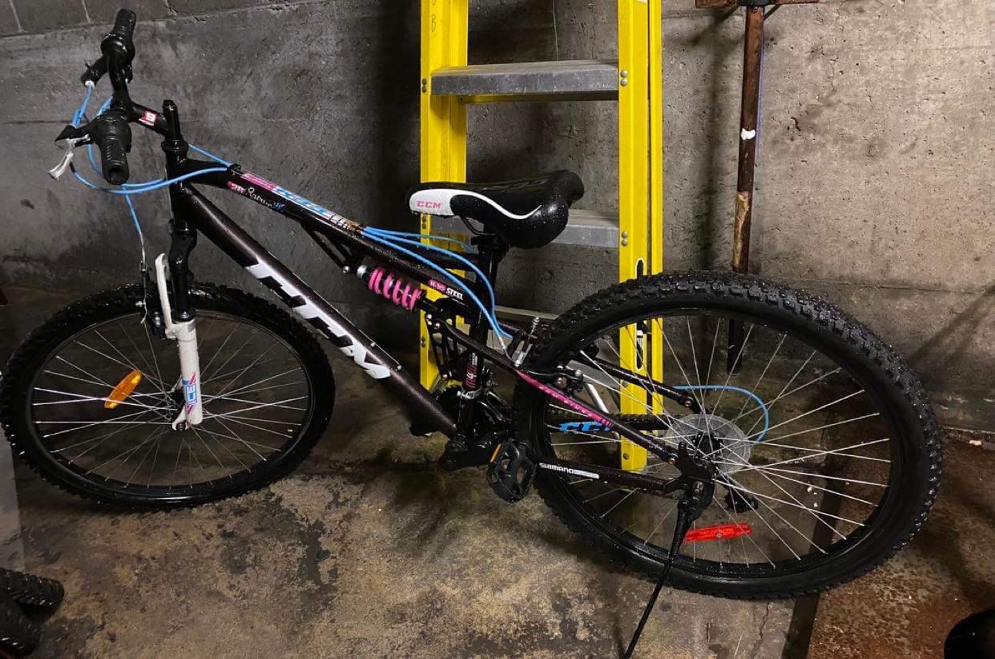 CCM Savage Women’s Dual Suspension Mountain Bike, 26-in