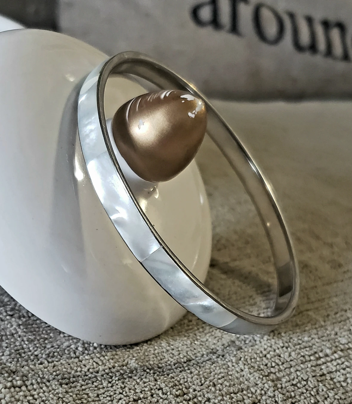 Stainless steal and real shell bangle ladies bracelet image indicator(2)