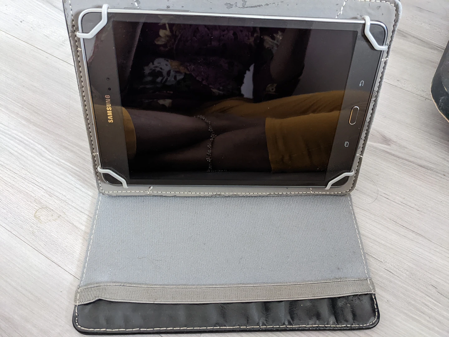 Samsung tab SM - T350 with case - photo 3