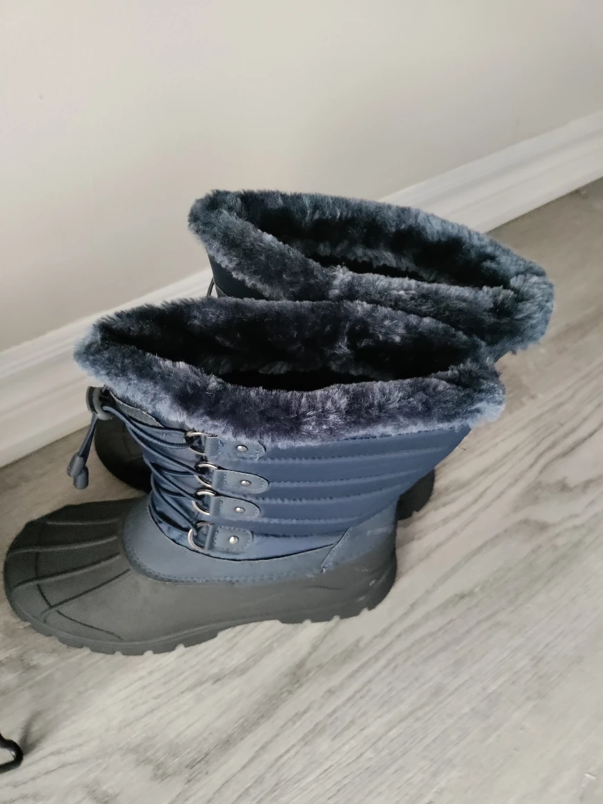 New Snow boots - Women's size 9 - photo 3