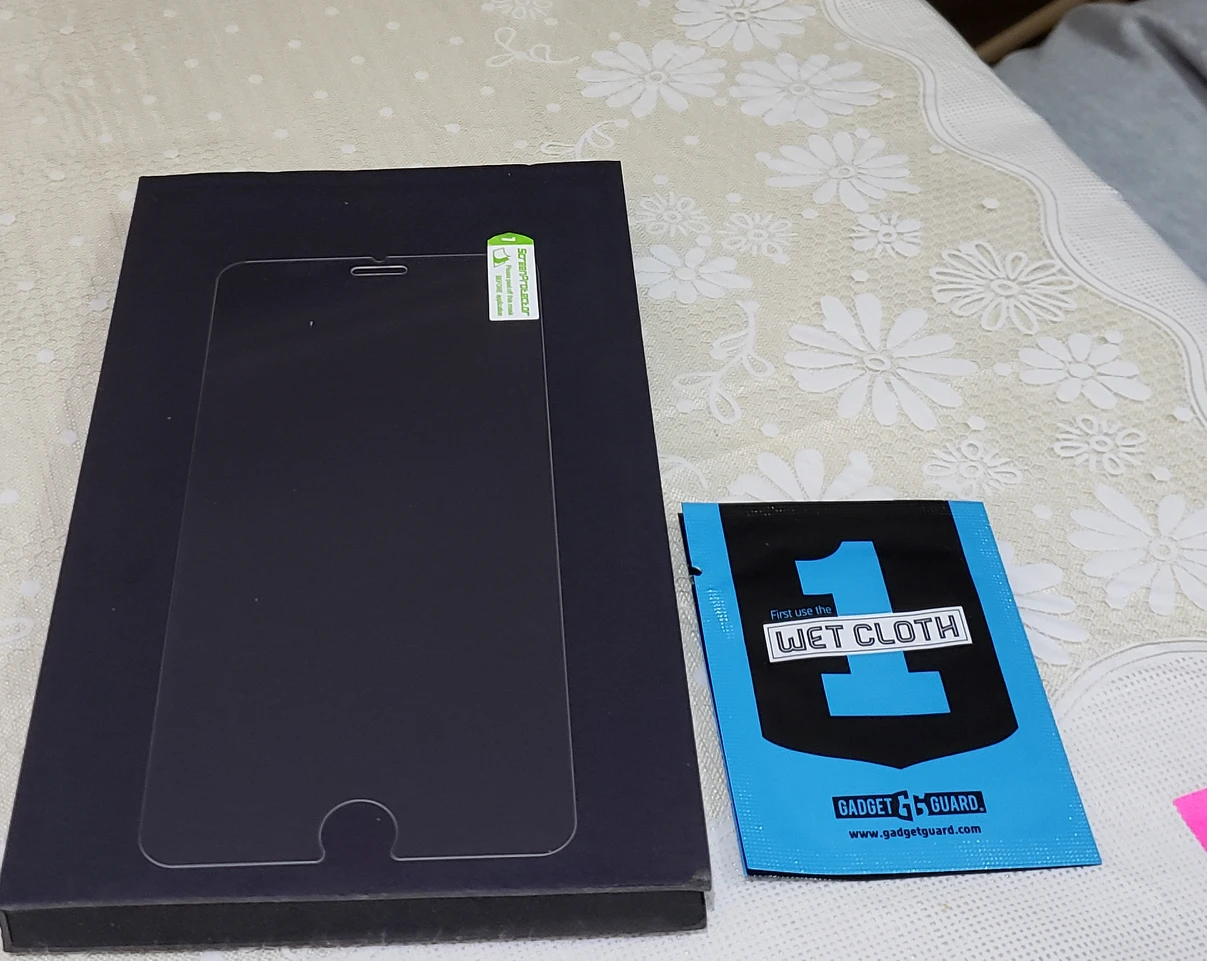 Iphone 6s+ Screen Protector with screen cleaning