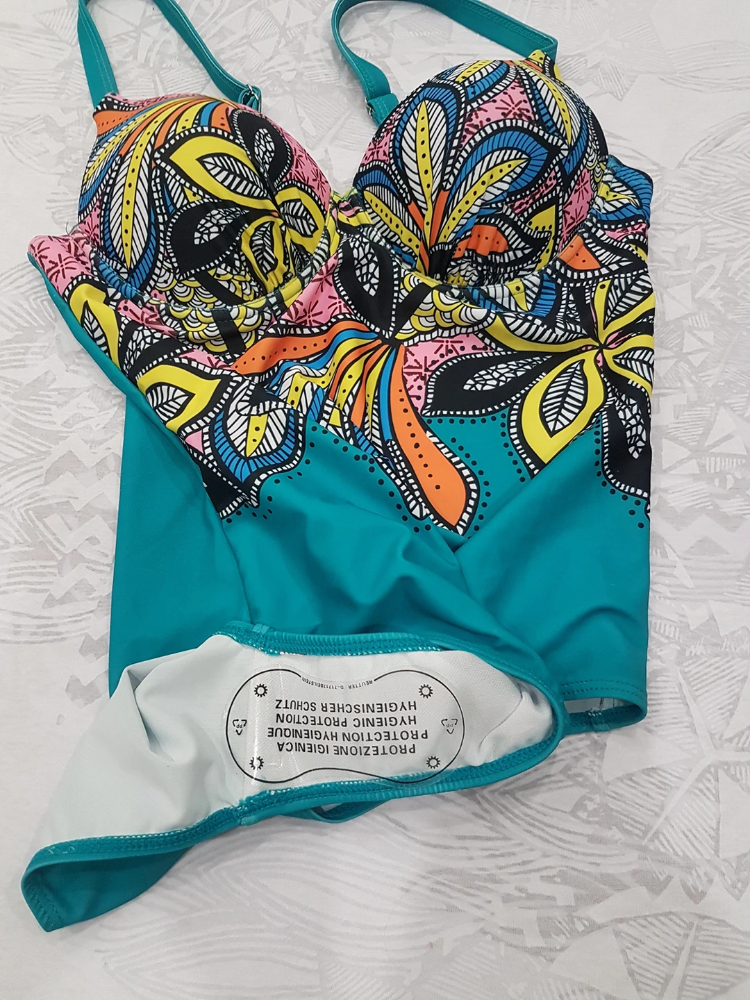 New swimsuits image indicator(4)