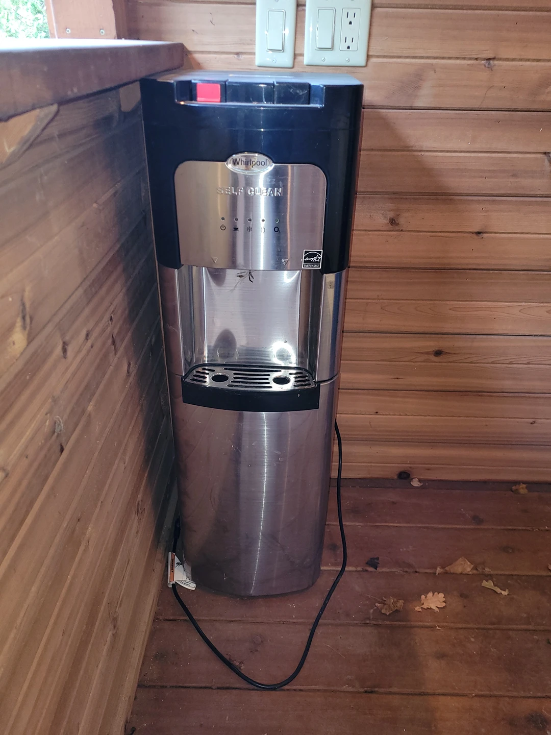 Whirpool Self cleaning stainless steel water cooler thumbnail