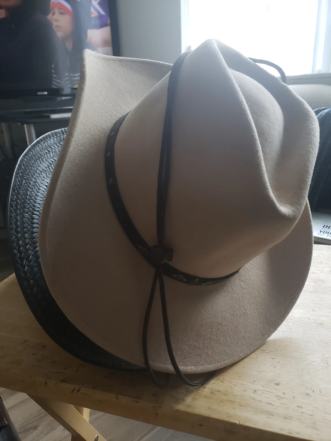 Cowboy Hats image indicator(2)