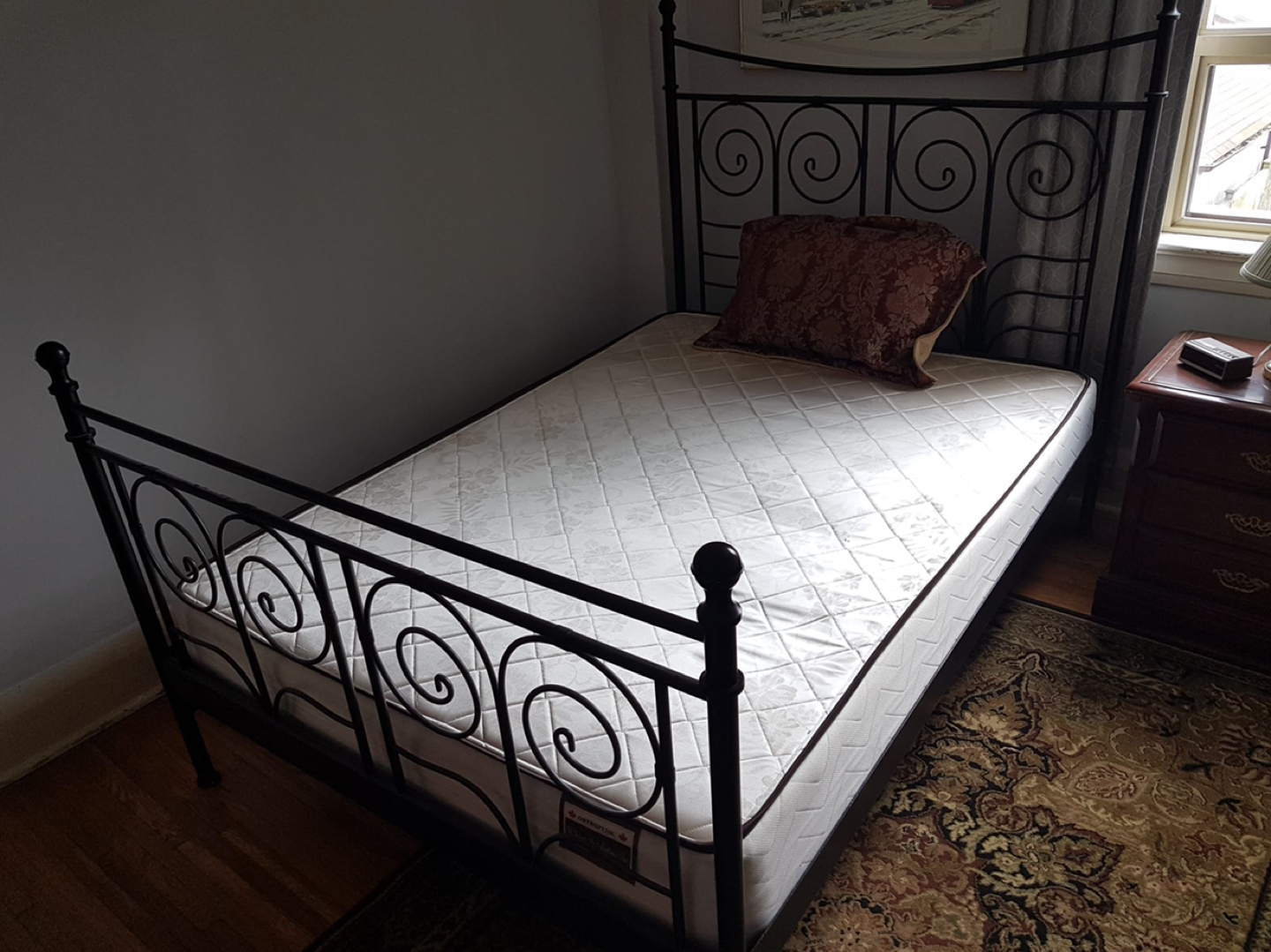 Metal Bed thumbnail
