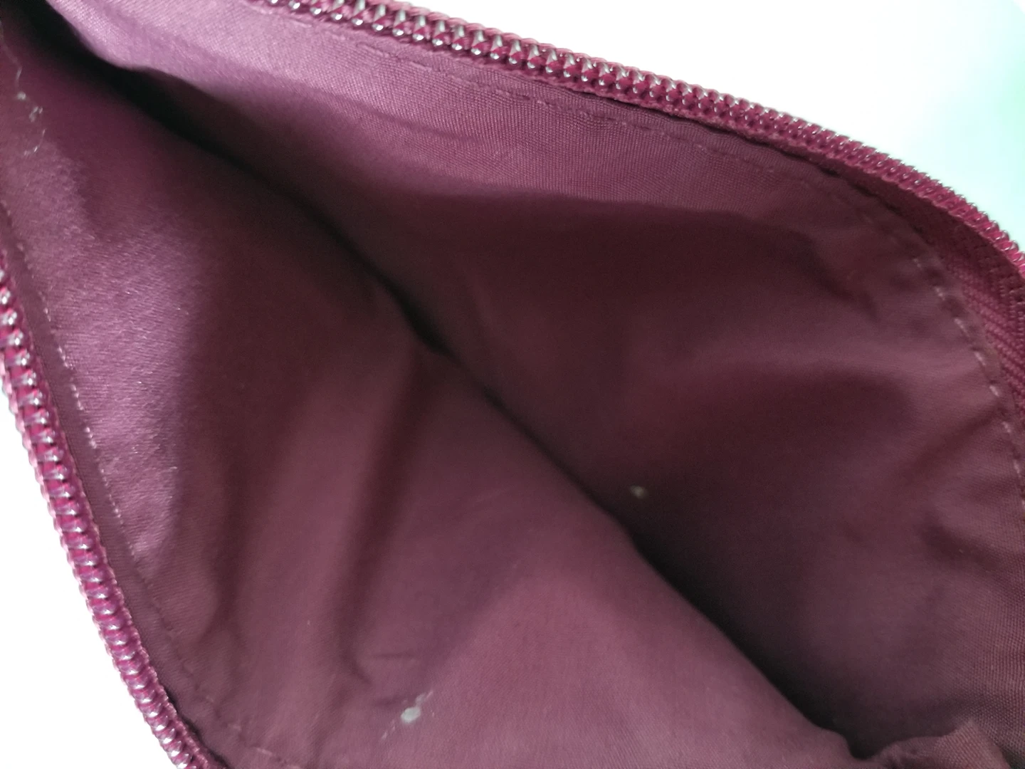 glittery makeup pouch image indicator(2)