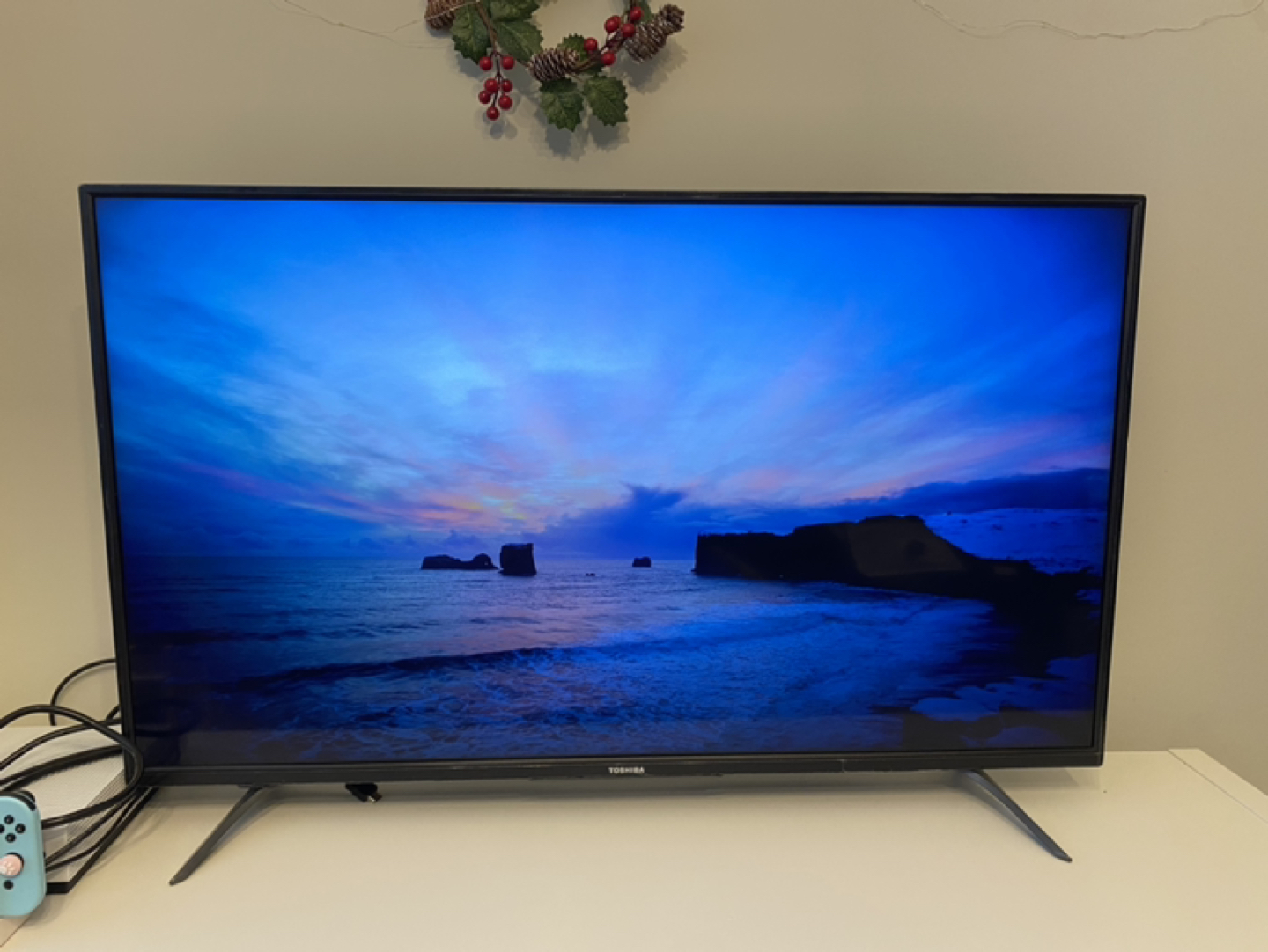 Toshiba 4k TV 43”L621u thumbnail