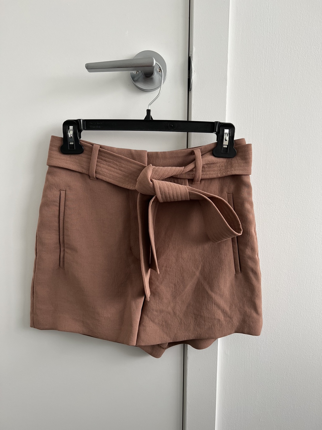 Aritzia Wilfred summer shorts thumbnail