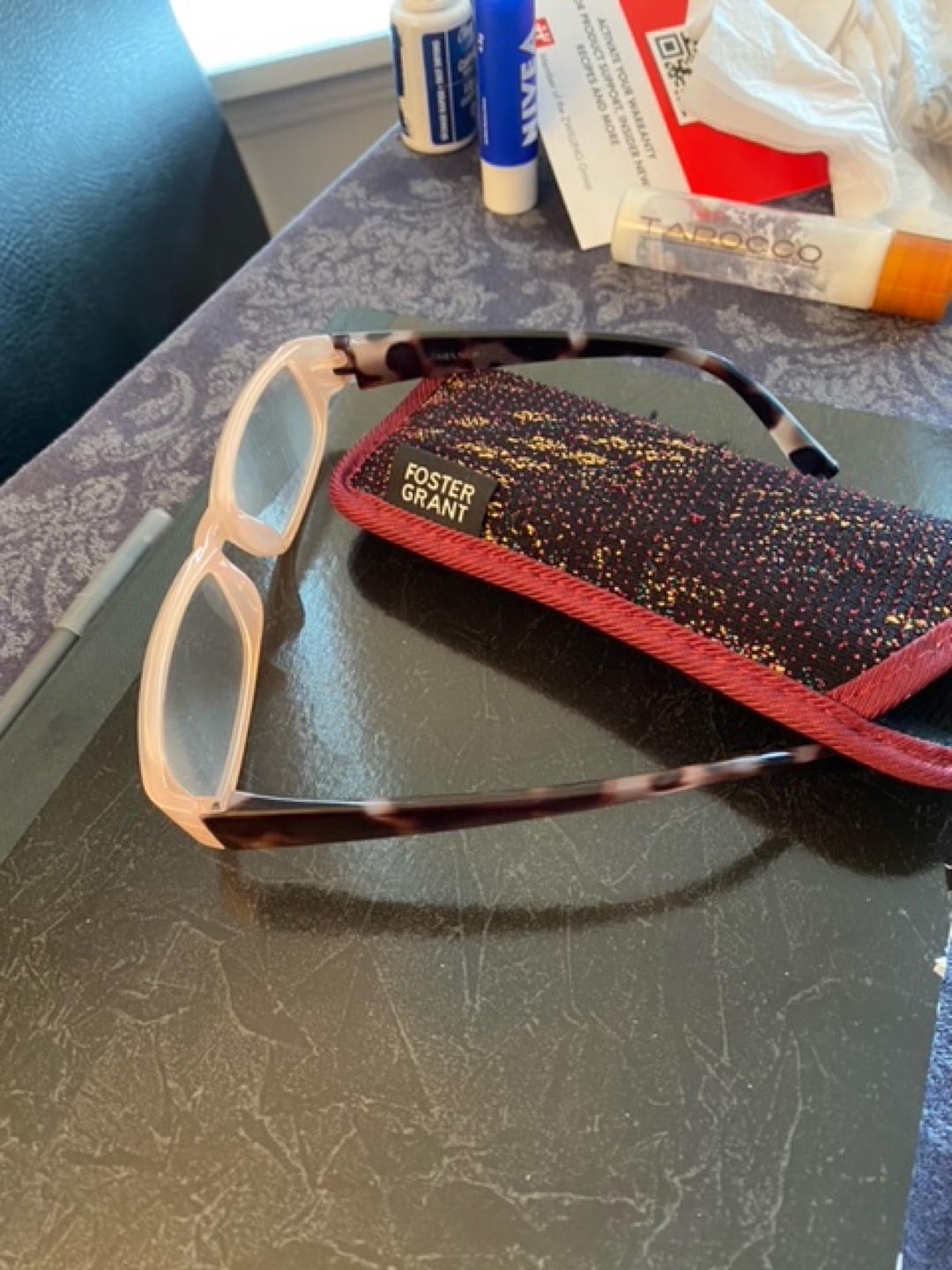 Reading glasses 2 in great condition with case . Each $10 - photo 4