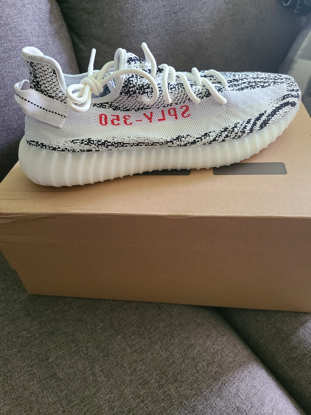 Yeezy Boost 350 v2 (zebra) Size 12.5