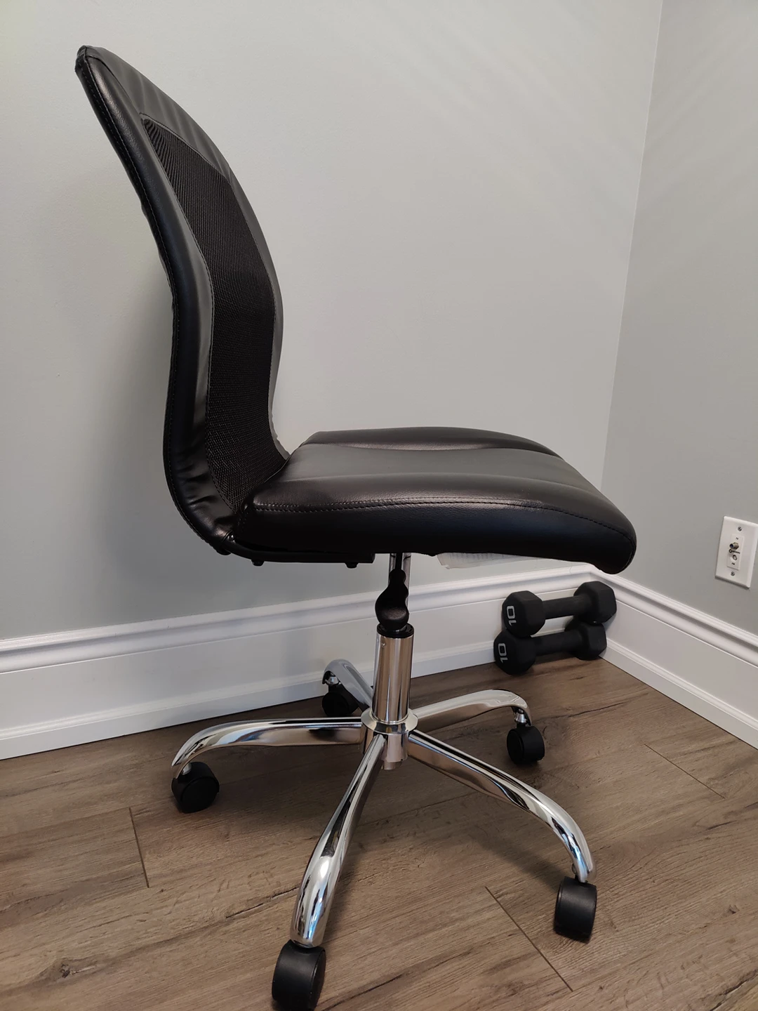 Desk chair good condition used only for few months