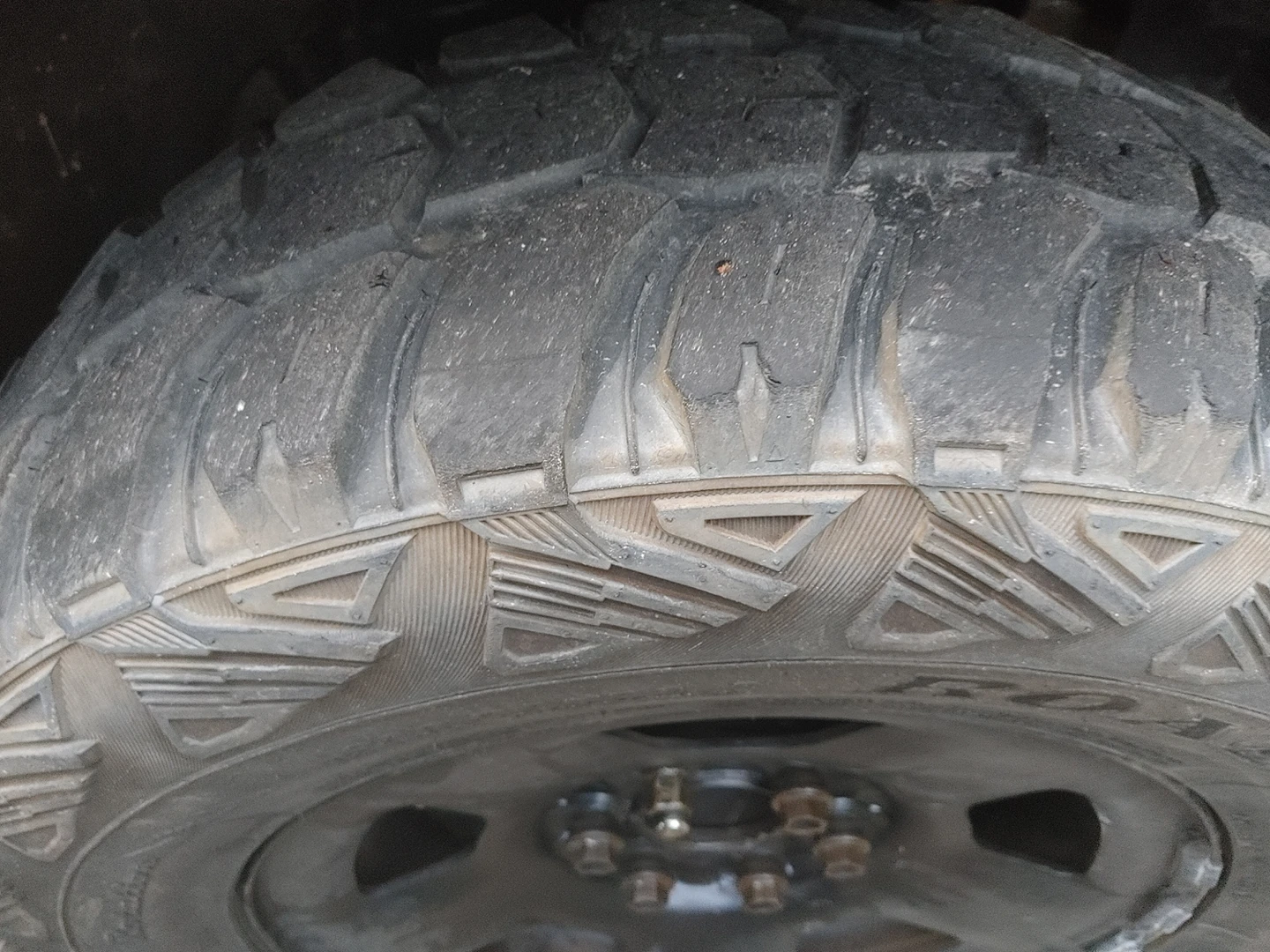265 70 17 mt tire set kumho - photo 4