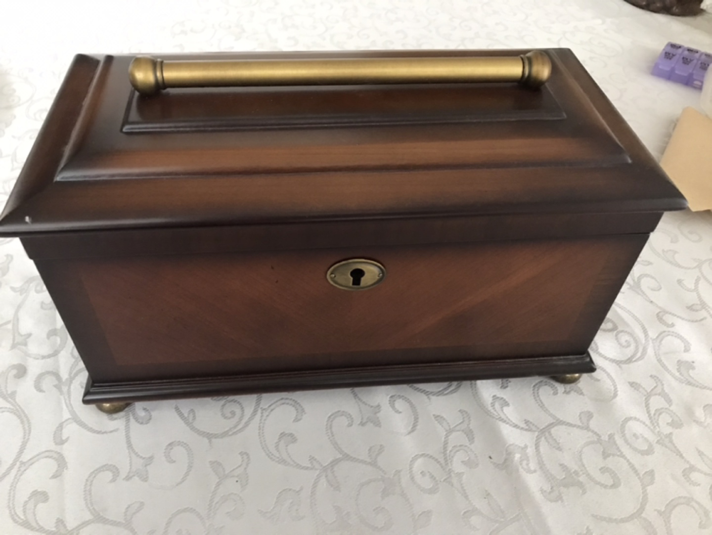 Jewelry box