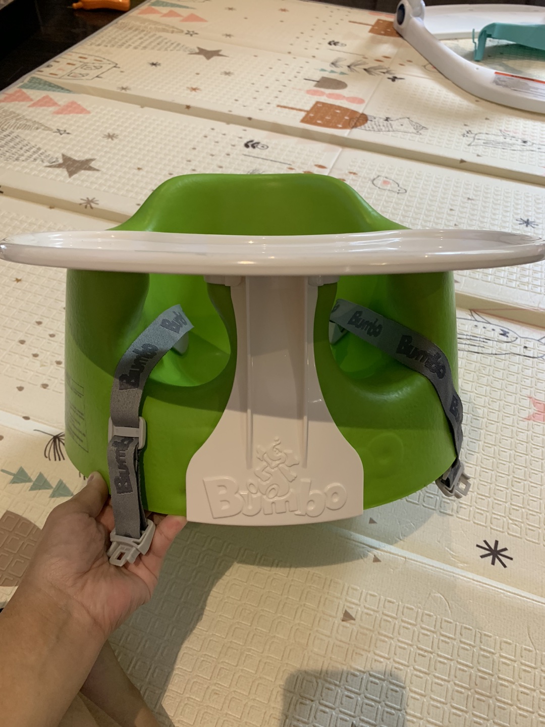Bumbo chair with tray (lime colour) 범보체어 한아기깨끗이 사용했어요. - photo 2