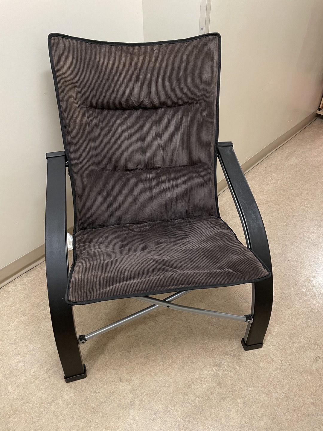 Super comfortable folding chair thumbnail