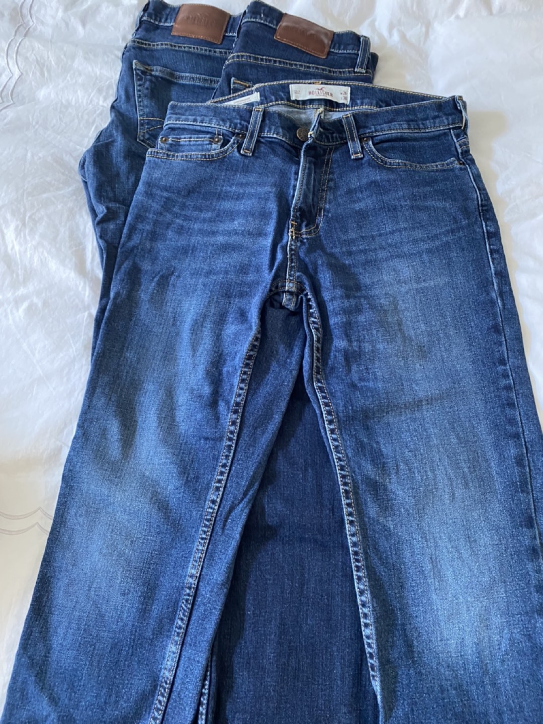 Mens jeans 5 pairs size 26w 30L Hollister thumbnail