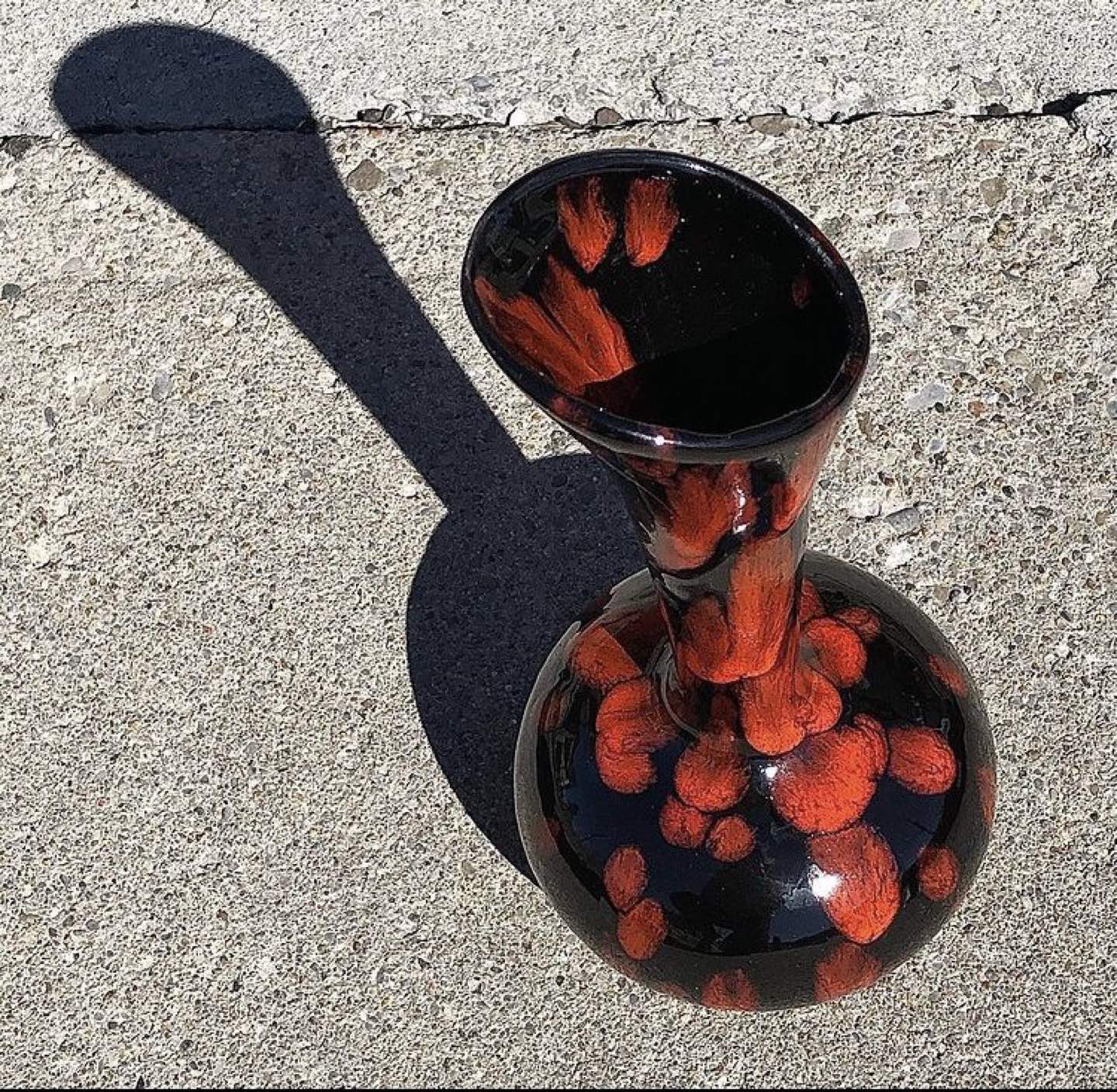 Vintage 70s Red and Black Vase - photo 3