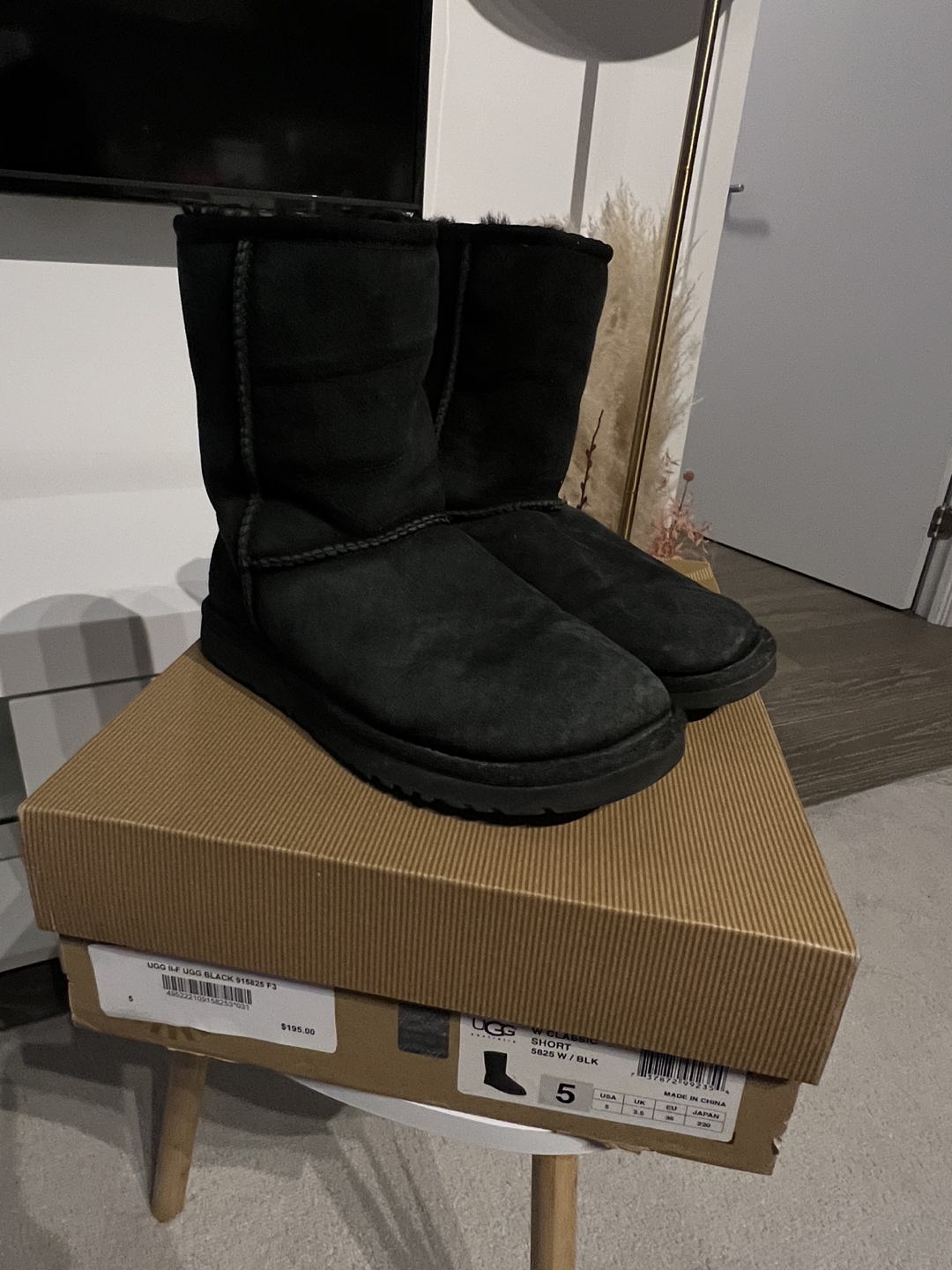 Black uggs