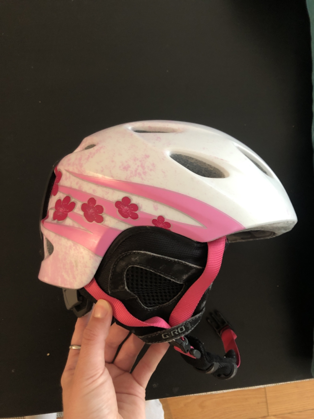 Adult Small Giro Ski Helmet